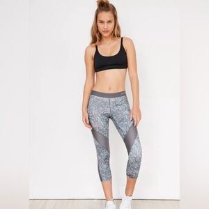 NIKE PRO/ Hypercool Tidal Training Capri Legging/ size M